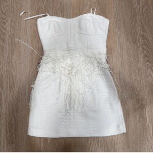 Elegant White Strapless Dress